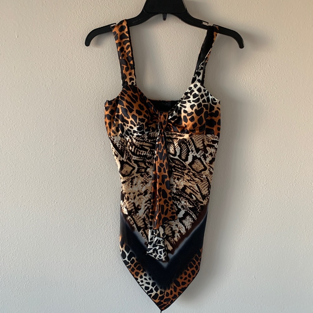 ✨ 3/$25   Mary L Couture Tank Top